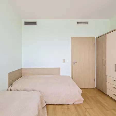 Sea View On 19th Floor * 克莱佩达