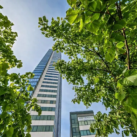 Sea View On 19th Floor 公寓