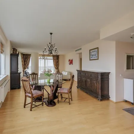 Sea View On 19th Floor 公寓