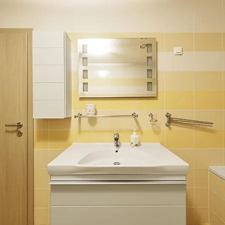 Sea View On 19th Floor 公寓 *